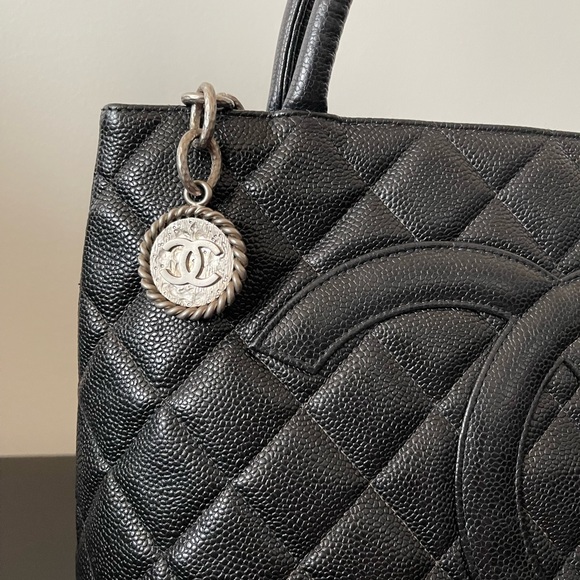 Authentic Chanel Caviar Timeless Medallion Tote in Silver Hardware - Picture 4 of 7